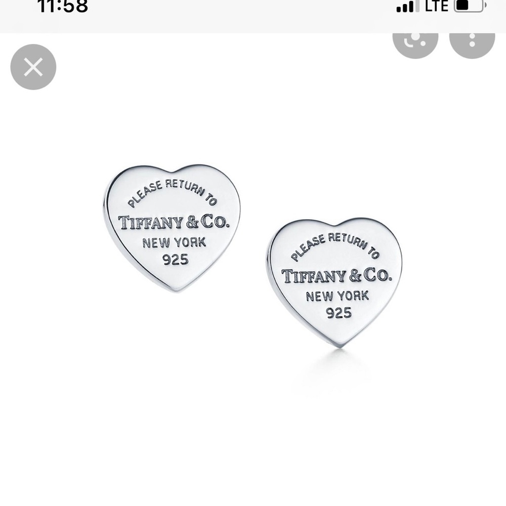 Tiffany & Co Heart Stud earrings READ!